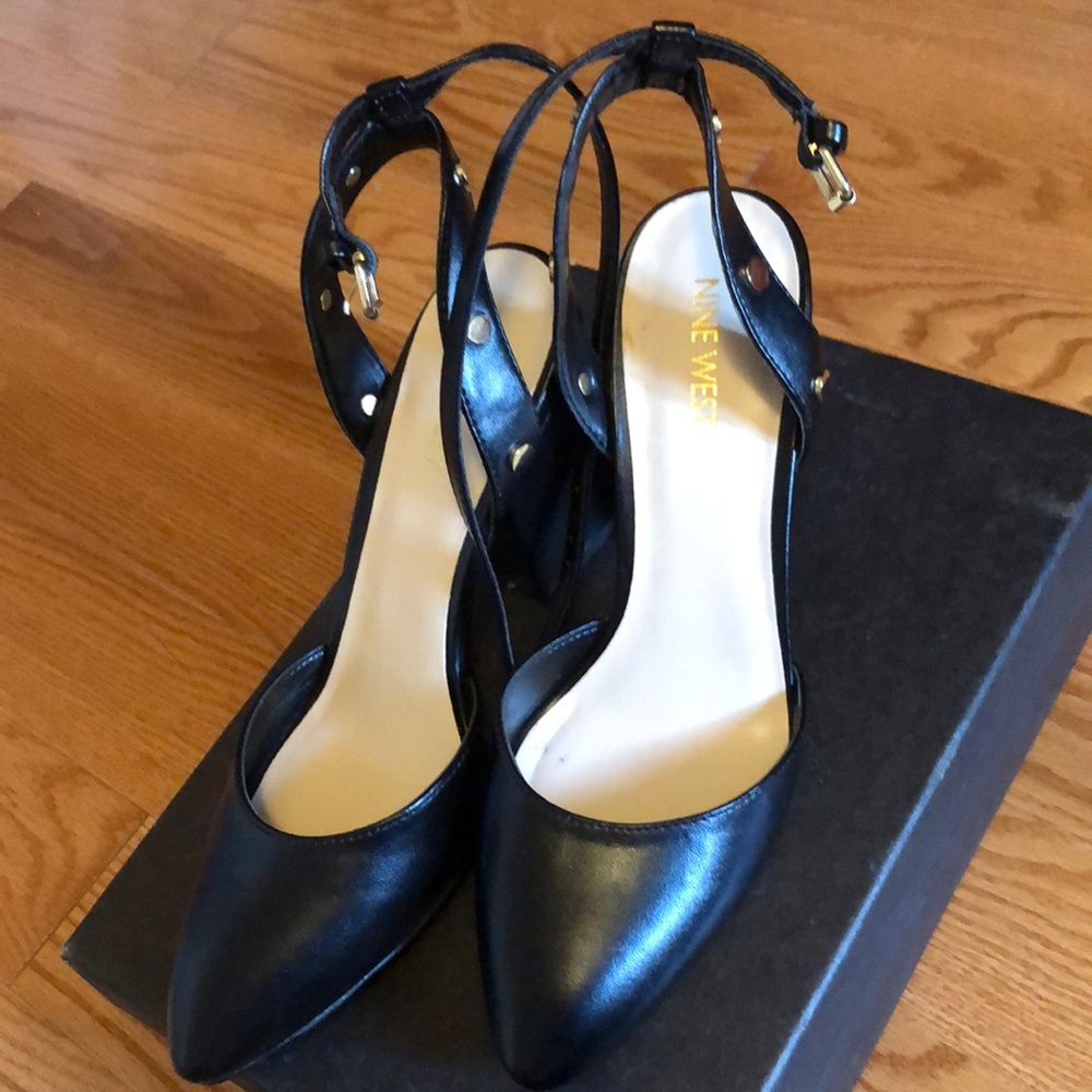 Lady black heels
